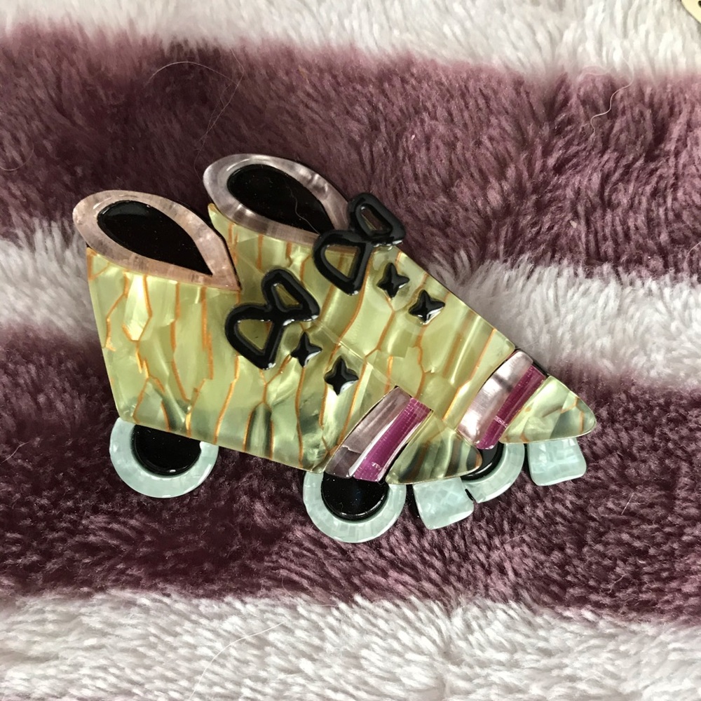 Erstwilder Roller Skates Brooch